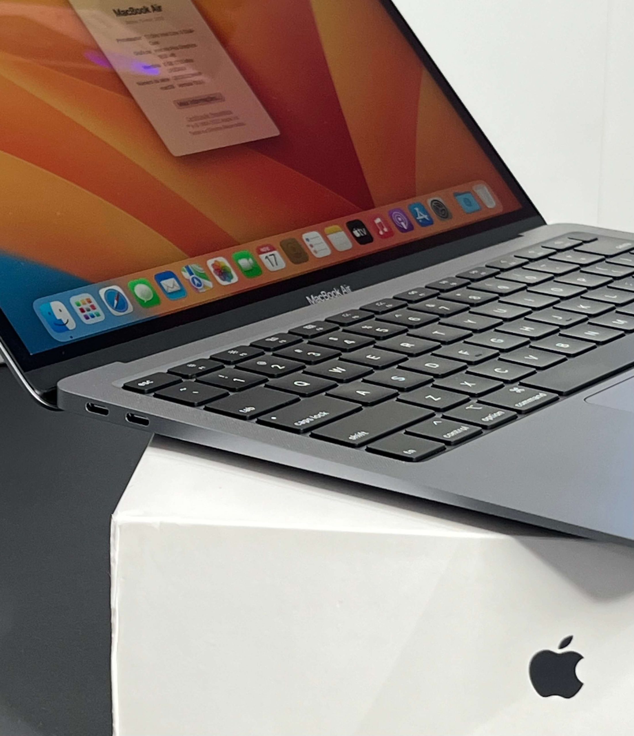 MacBook Air M1 13” – 16GB RAM – 1TB SSD - Cor Cinza Espacial - Saúde de bateria: 🔋81%- (SEMINOVO) - Image 9