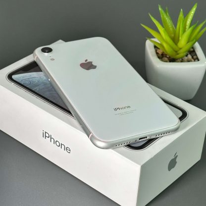 iPhone XR 128GB Branco - Tela de 6.1" - (SEMINOVO) - Image 3