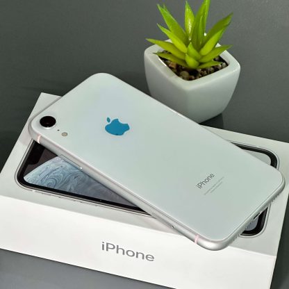 iPhone XR 128GB Branco - Tela de 6.1" - (SEMINOVO) - Image 4