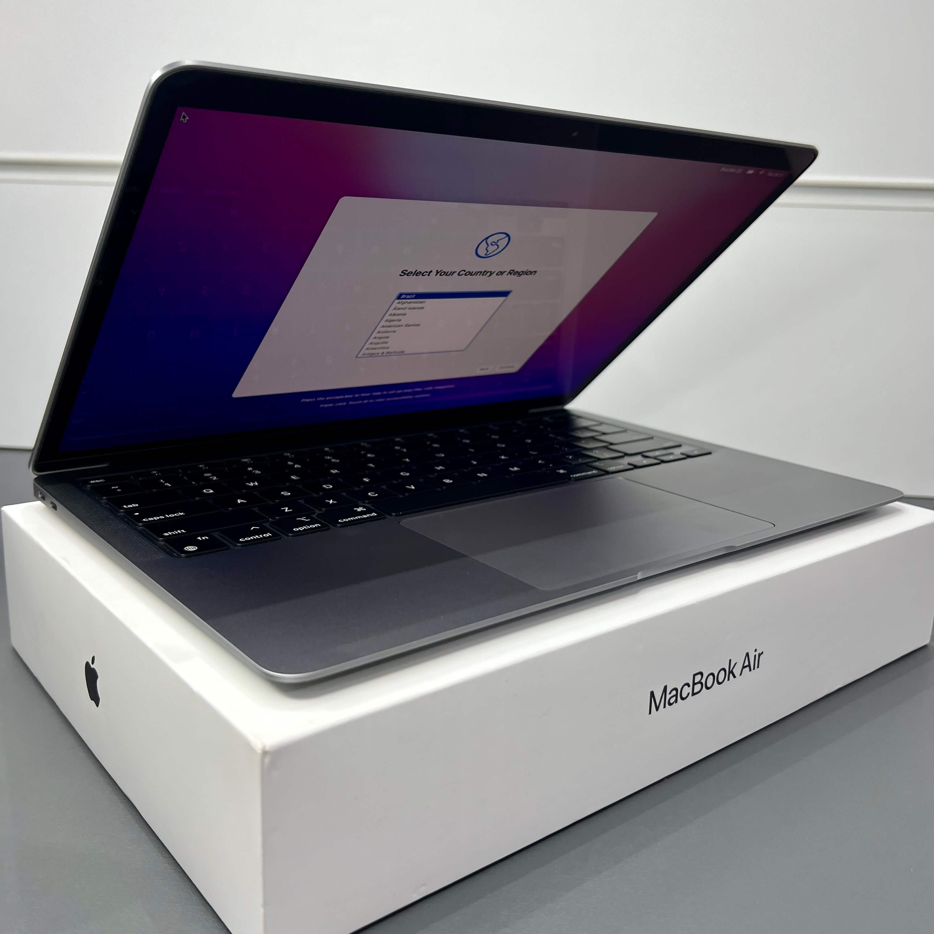 MacBook Air M1 13” – 16GB RAM – 1TB SSD - Cor Cinza Espacial - Saúde de bateria: 🔋81%- (SEMINOVO) - Image 6