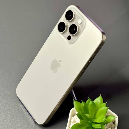 iPhone 15 Pro Max 512GB Titânio Natural - Tela de 6.7" - (SEMINOVO) - Image 4