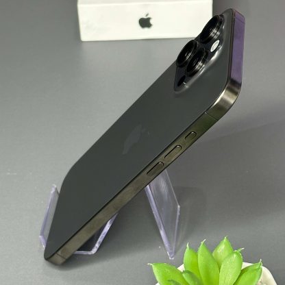 iPhone 15 Pro Max 256GB Titânio Preto - Tela de 6.7" - (SEMINOVO) - Image 4