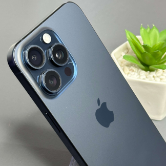 iPhone 15 Pro Max 256GB Azul Titânio - Saúde de bateria: 🔋85% - Tela de 6.7