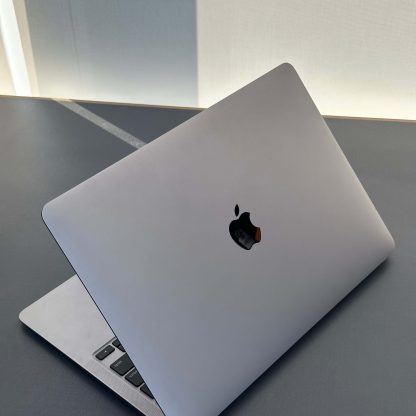 MacBook Air i3 13” – 8GB RAM – 256GB SSD - Cor Space Gray - (SEMINOVO) - Image 4