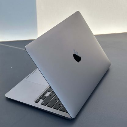 MacBook Air i3 13” – 8GB RAM – 256GB SSD - Cor Space Gray - (SEMINOVO) - Image 9