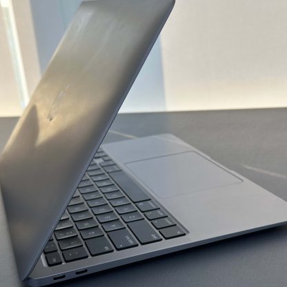 MacBook Air i3 13” – 8GB RAM – 256GB SSD - Cor Space Gray - (SEMINOVO) - Image 11