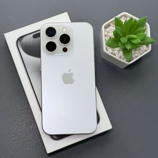 iPhone 15 Pro 128GB Titânio Branco - Saúde de bateria: 🔋88 % - Tela de 6.1