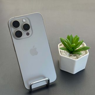 iPhone 15 Pro 128GB Titânio Natural - Tela de 6.1