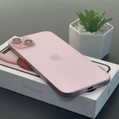 iPhone 15 Plus 128GB Rosa  - Tela de 6.7" - (SEMINOVO) - Image 3