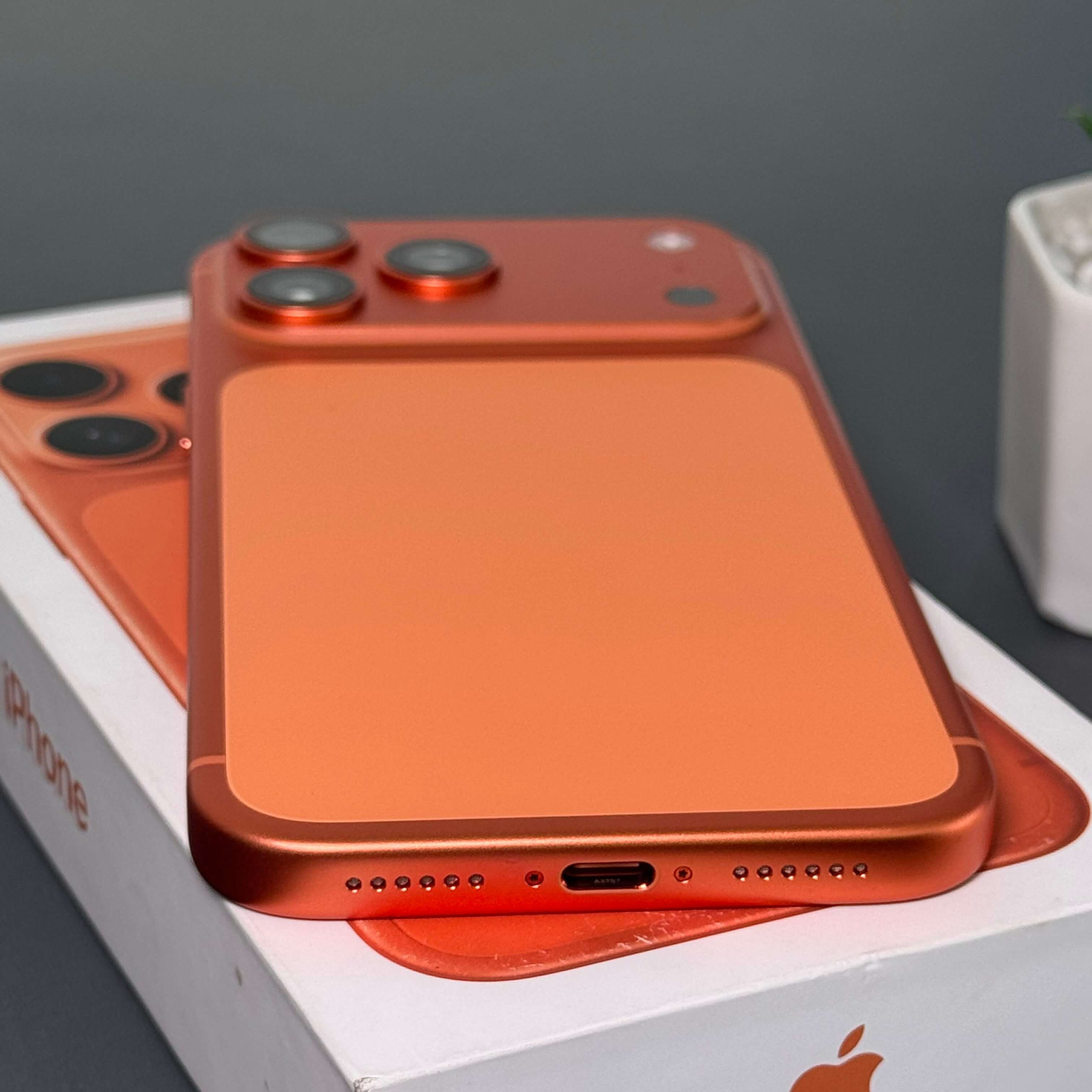 iPhone 17 Pro Max 512GB Cosmic Orange - Saúde de bateria: 🔋95% - Tela de 6.9" - (SEMINOVO) - Image 4