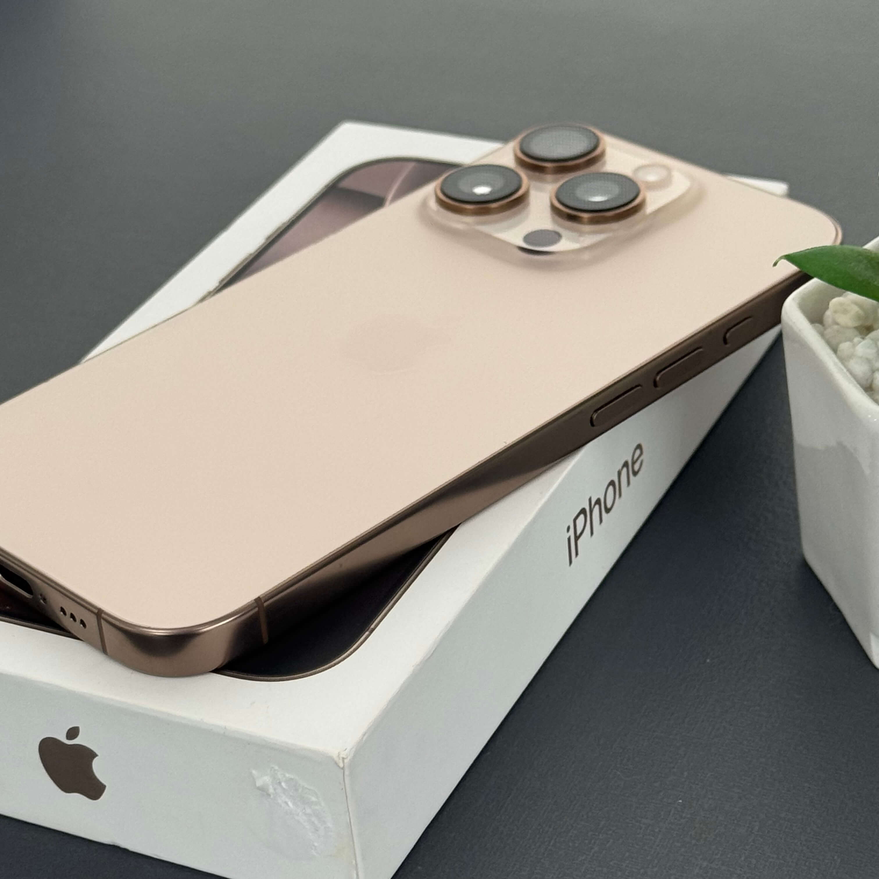 iPhone 16 Pro 128GB Titânio Desert - Saúde de bateria: 🔋91% - Tela de 6.3" - (SEMINOVO) - Image 5
