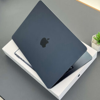 MacBook Air M2 13” – 8GB RAM – 256GB SSD - Saúde de bateria: 🔋86% - Midnight - (SEMINOVO)