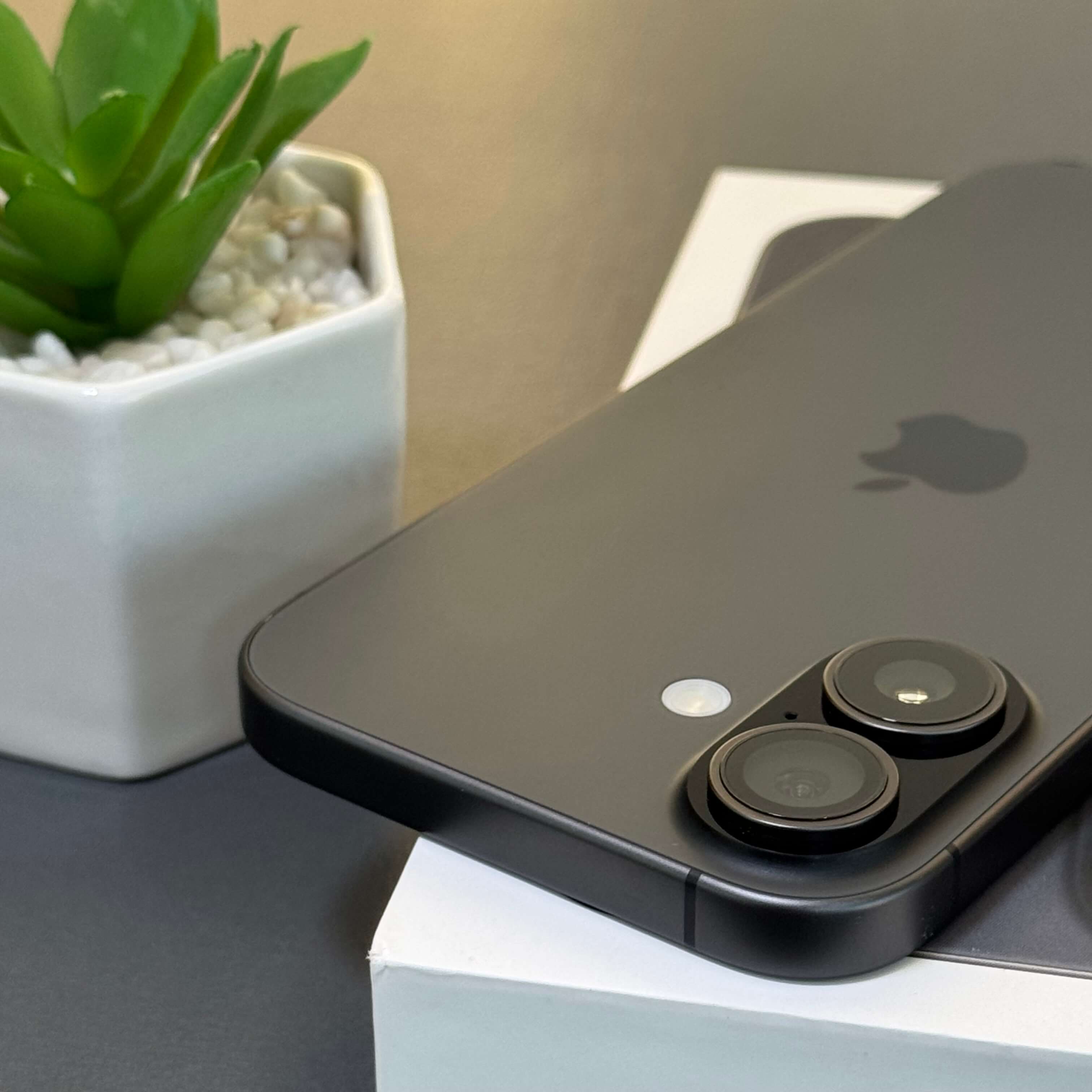 iPhone 17 256GB Preto - Saúde de bateria: 🔋100% - Tela de 6.3" - (SEMINOVO) - Image 7