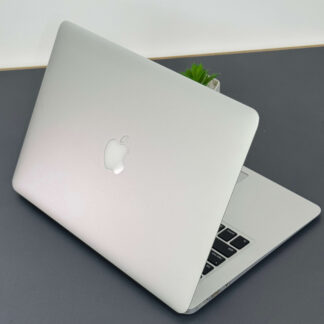 MacBook Air i5 13” 2017 – 8GB RAM – 128GB SSD - Cor Silver - (SEMINOVO)
