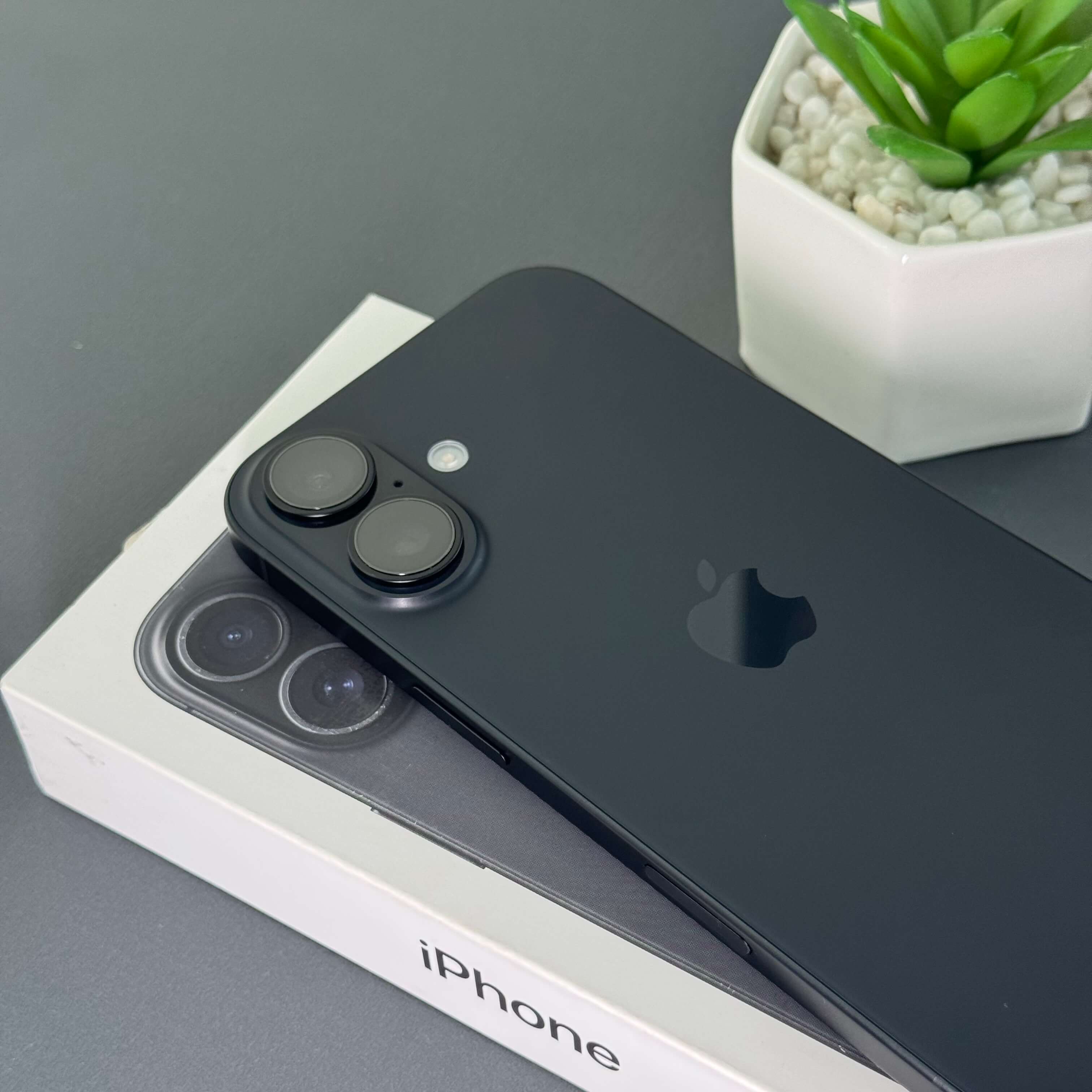 iPhone 16 128GB Preto - Saúde de bateria: 🔋89% - Tela de 6.1" - (SEMINOVO) - Image 4