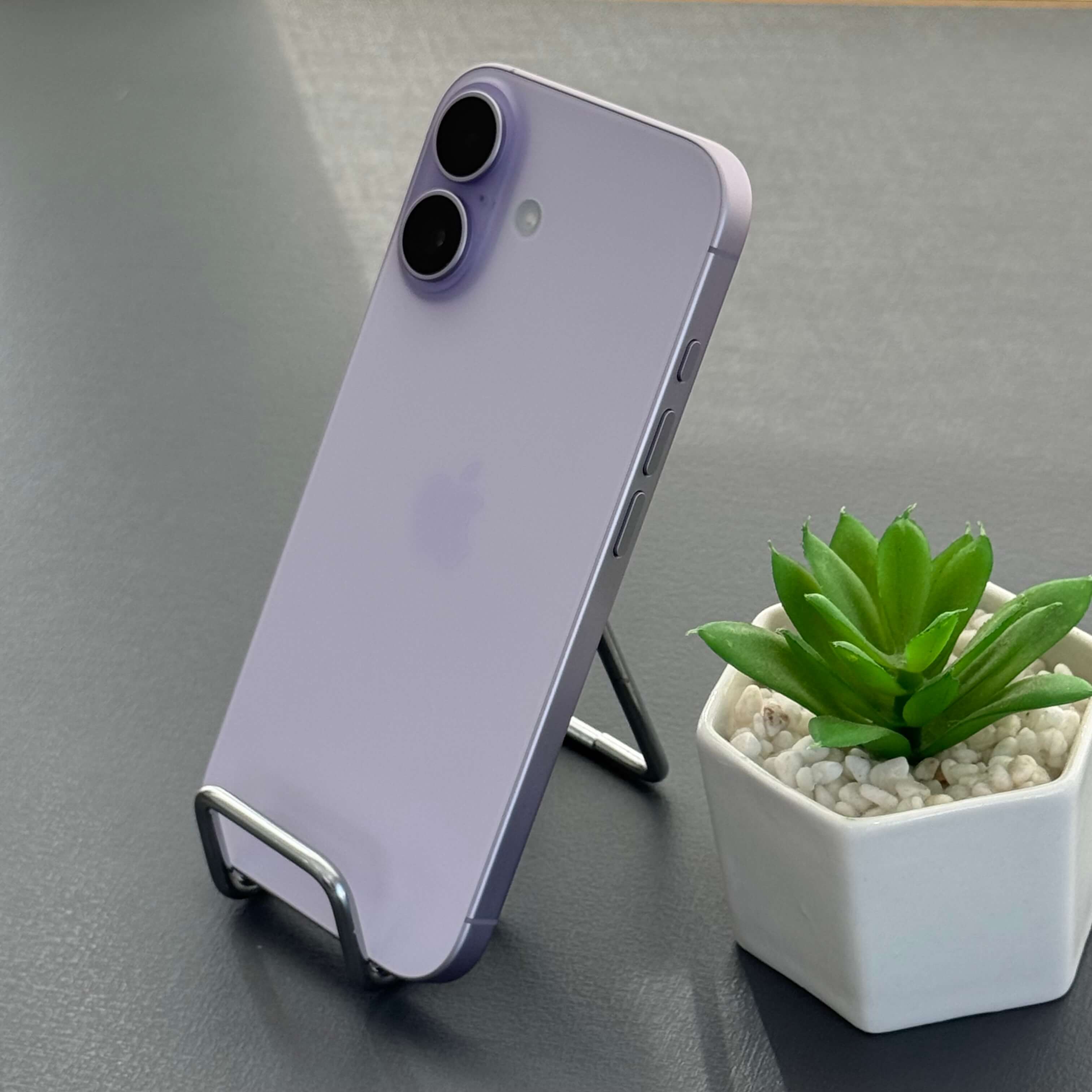 iPhone 17 256GB Lavanda - Saúde de bateria: 🔋100% - Tela de 6.3" - (SEMINOVO) - Image 4