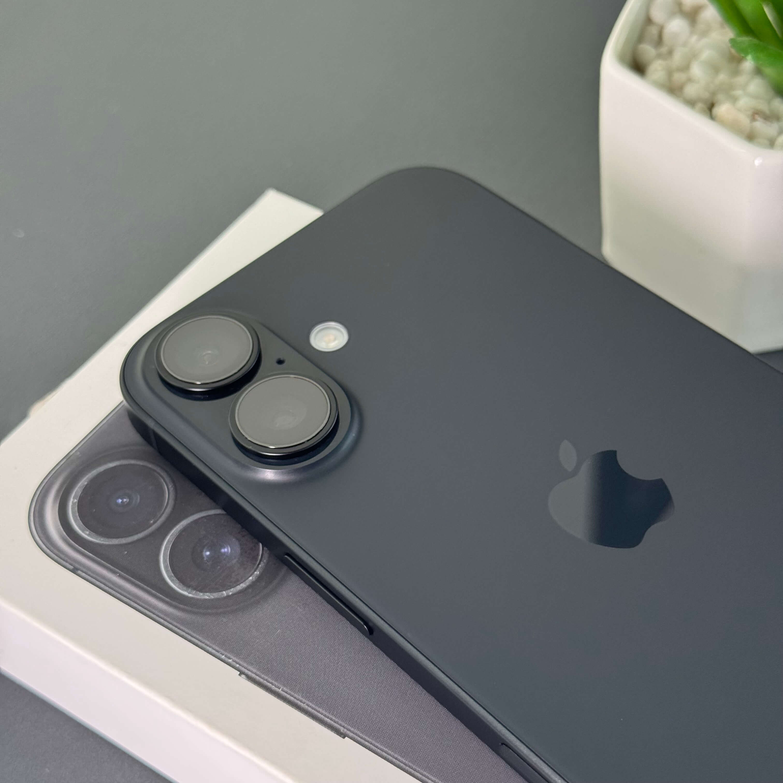 iPhone 16 128GB Preto - Saúde de bateria: 🔋89% - Tela de 6.1" - (SEMINOVO) - Image 5