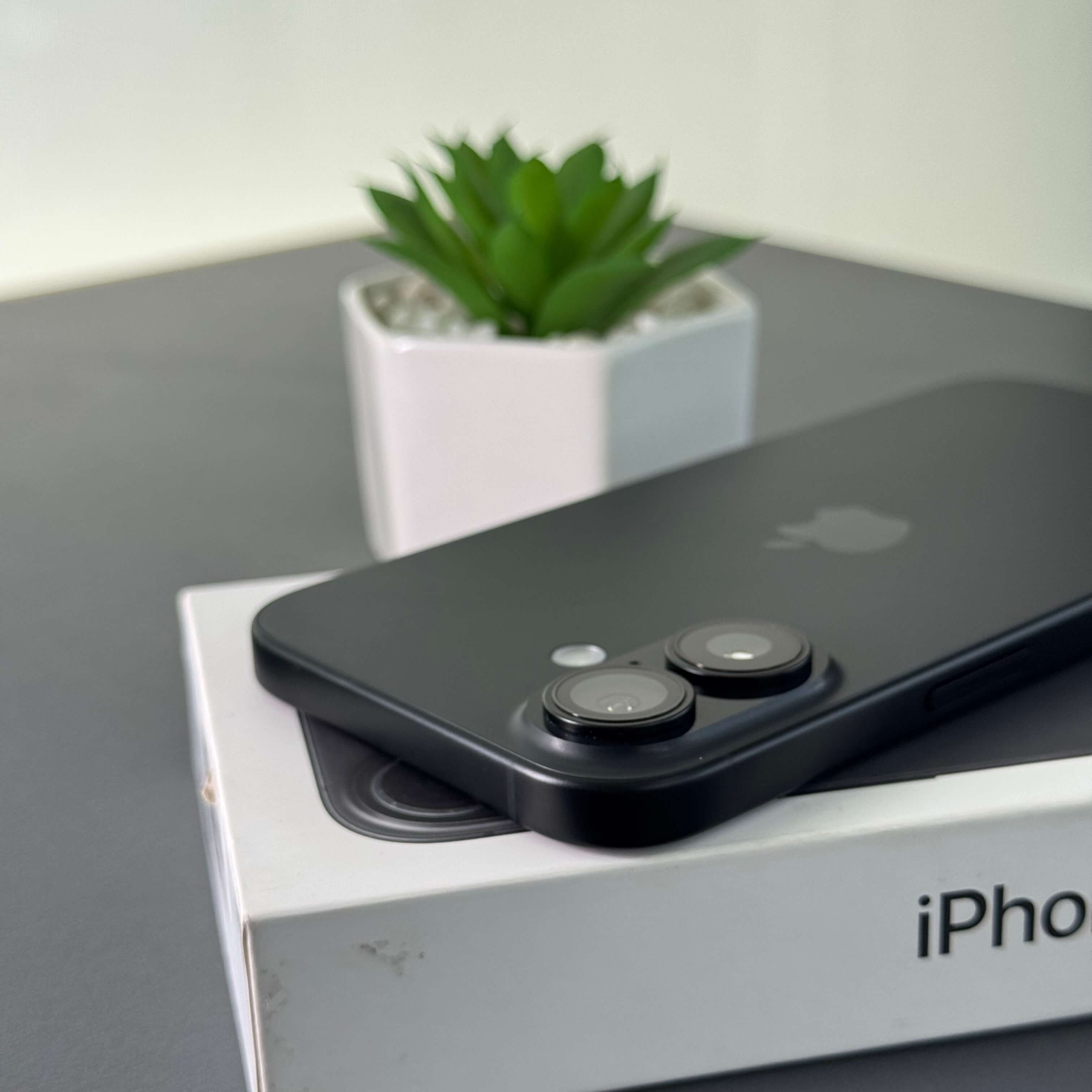 iPhone 16 128GB Preto - Saúde de bateria: 🔋89% - Tela de 6.1" - (SEMINOVO) - Image 11
