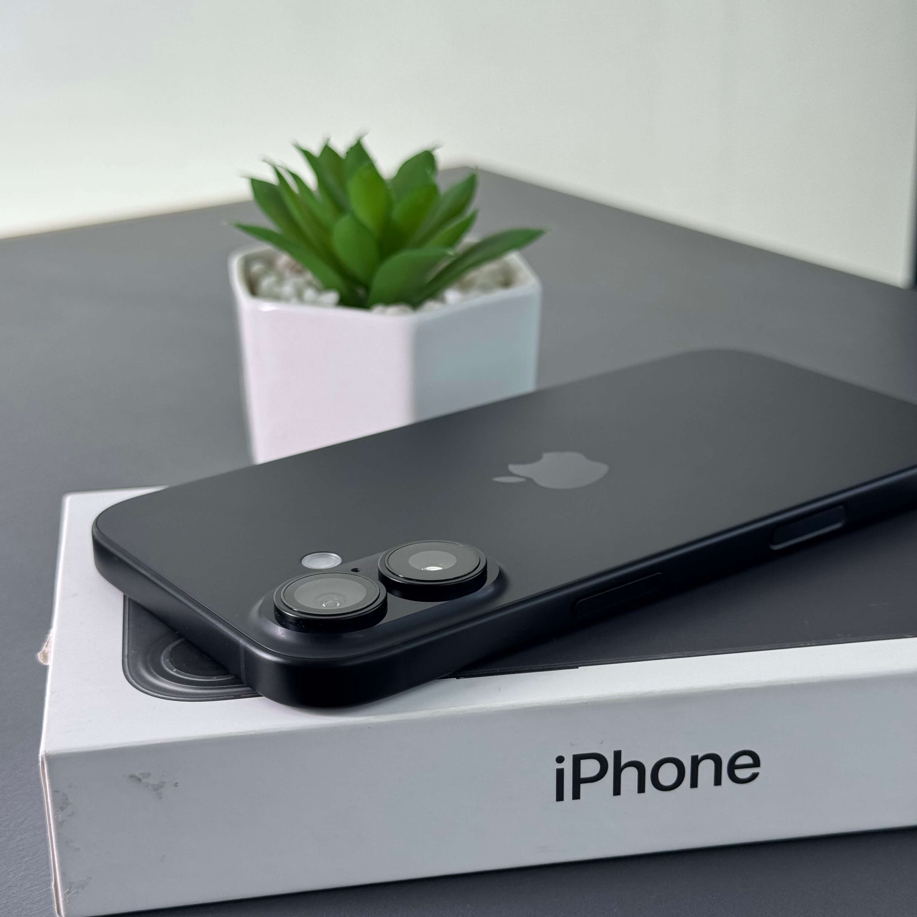 iPhone 16 128GB Preto - Saúde de bateria: 🔋89% - Tela de 6.1" - (SEMINOVO) - Image 12