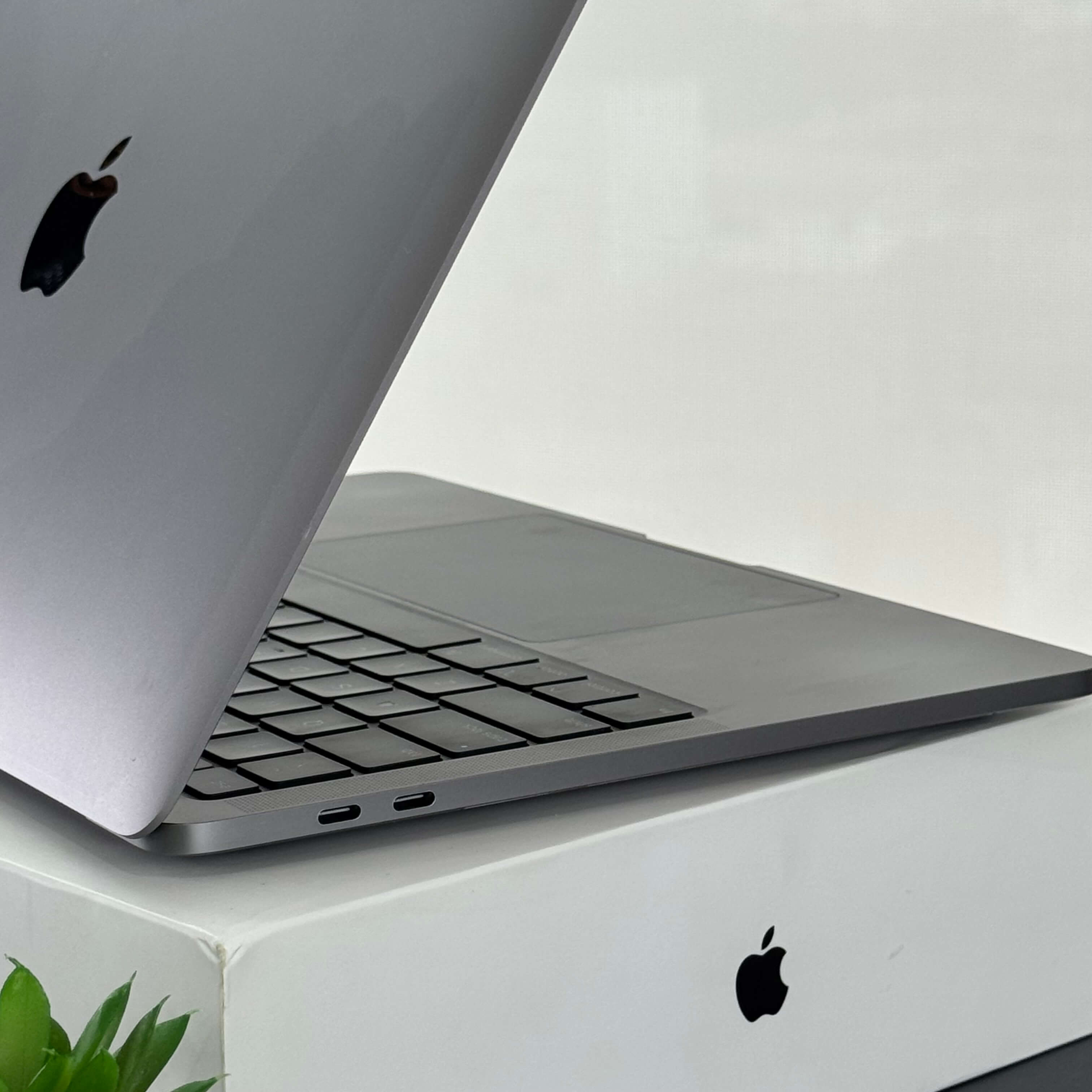 Macbook Pro 2020 13" Intel Core i5 16GB Ram 512GB SSD - Cor Cinza Espacial - (SEMINOVO) - Image 5
