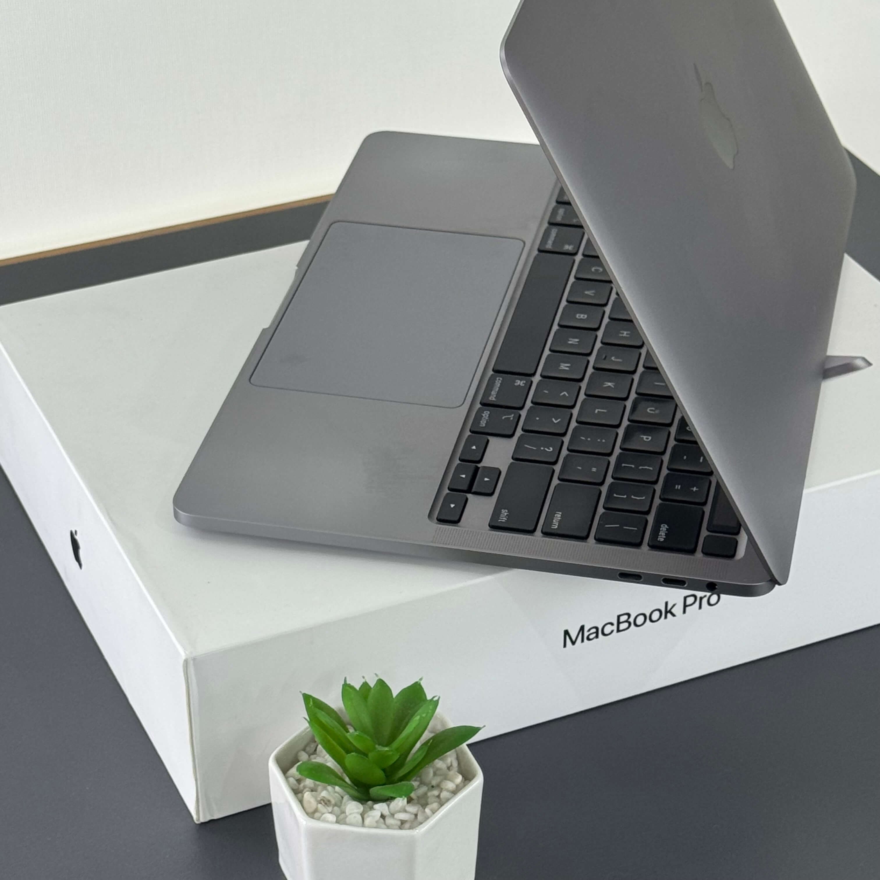Macbook Pro 2020 13" Intel Core i5 16GB Ram 512GB SSD - Cor Cinza Espacial - (SEMINOVO) - Image 7