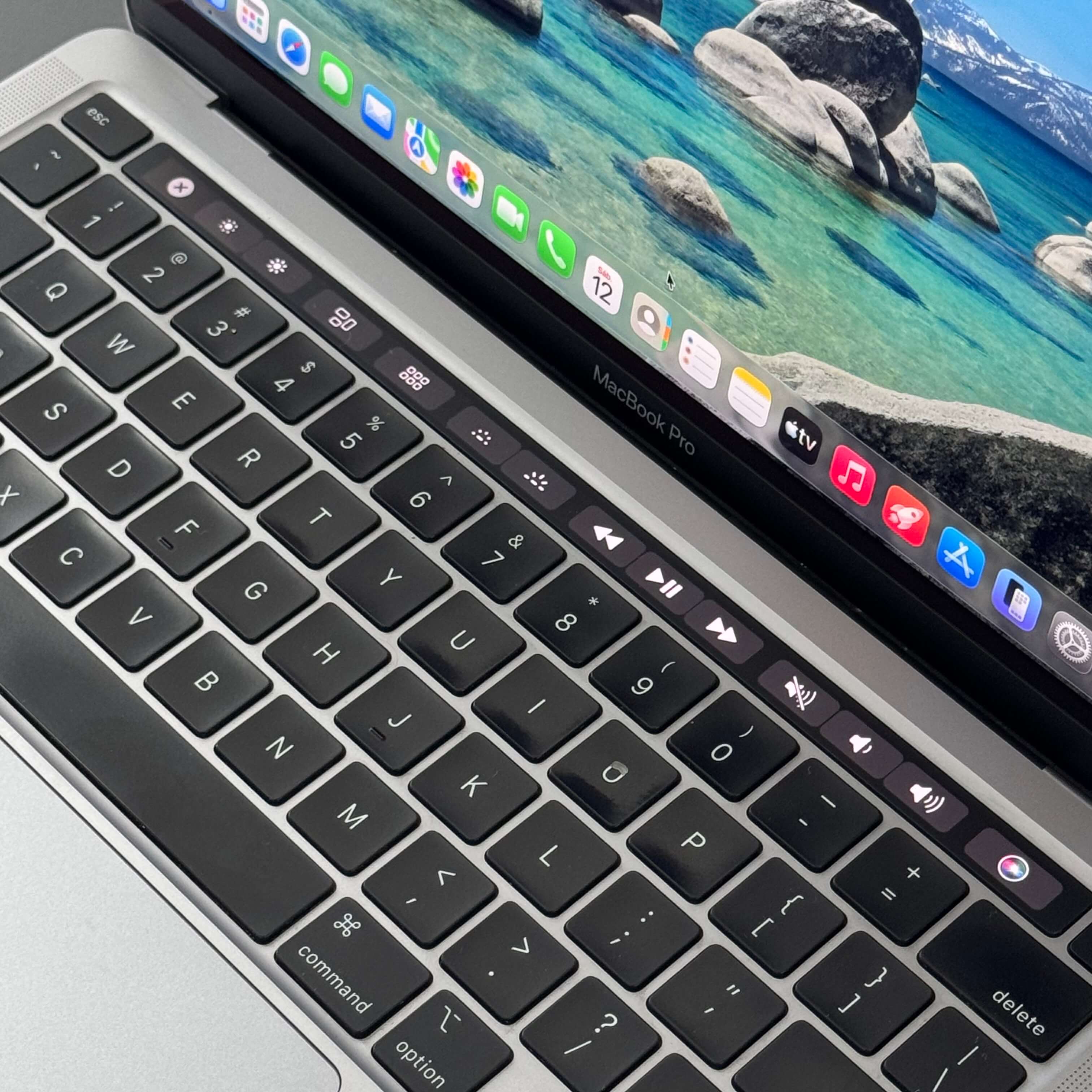 Macbook Pro 2020 13" Intel Core i5 16GB Ram 512GB SSD - Cor Cinza Espacial - (SEMINOVO) - Image 11