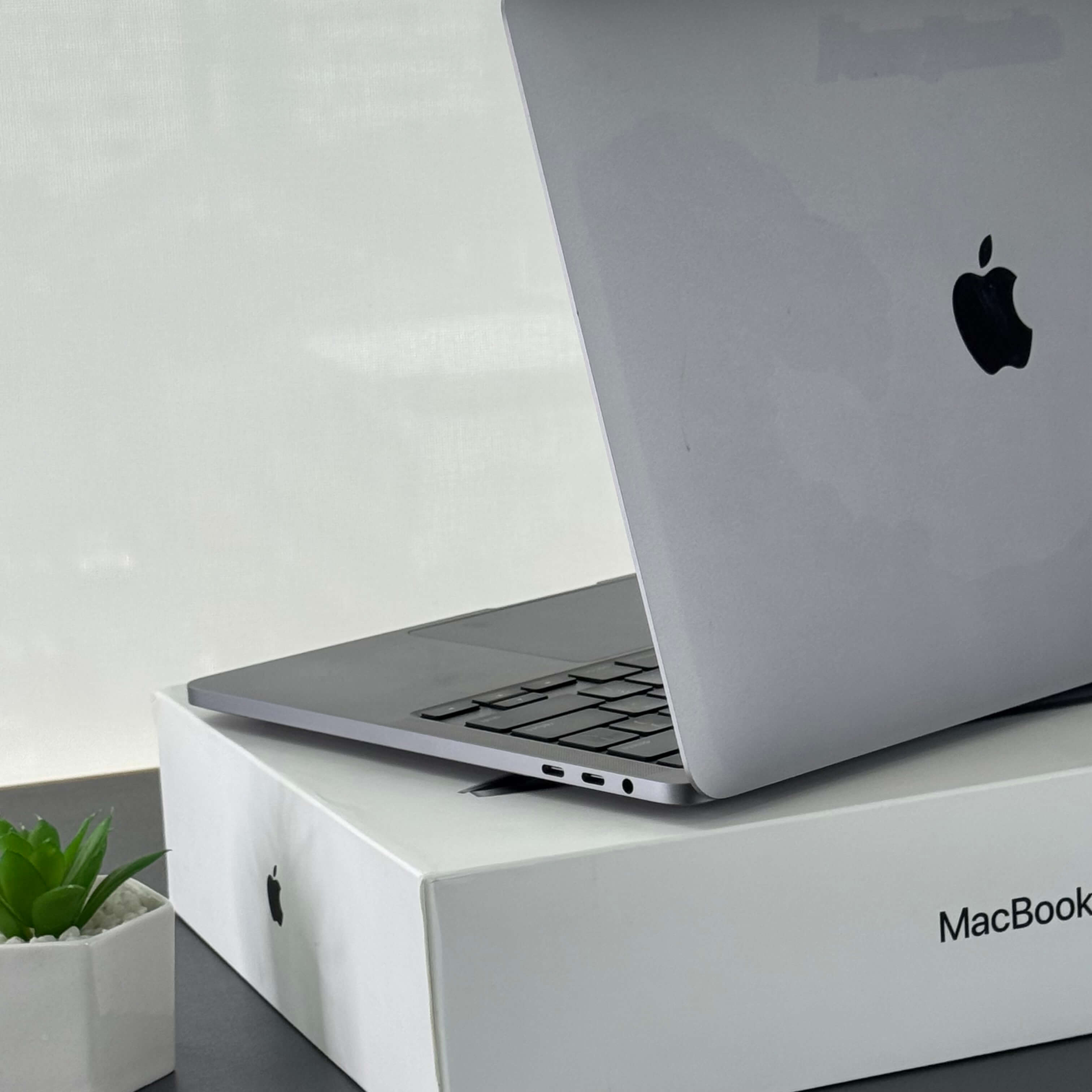 Macbook Pro 2020 13" Intel Core i5 16GB Ram 512GB SSD - Cor Cinza Espacial - (SEMINOVO) - Image 13
