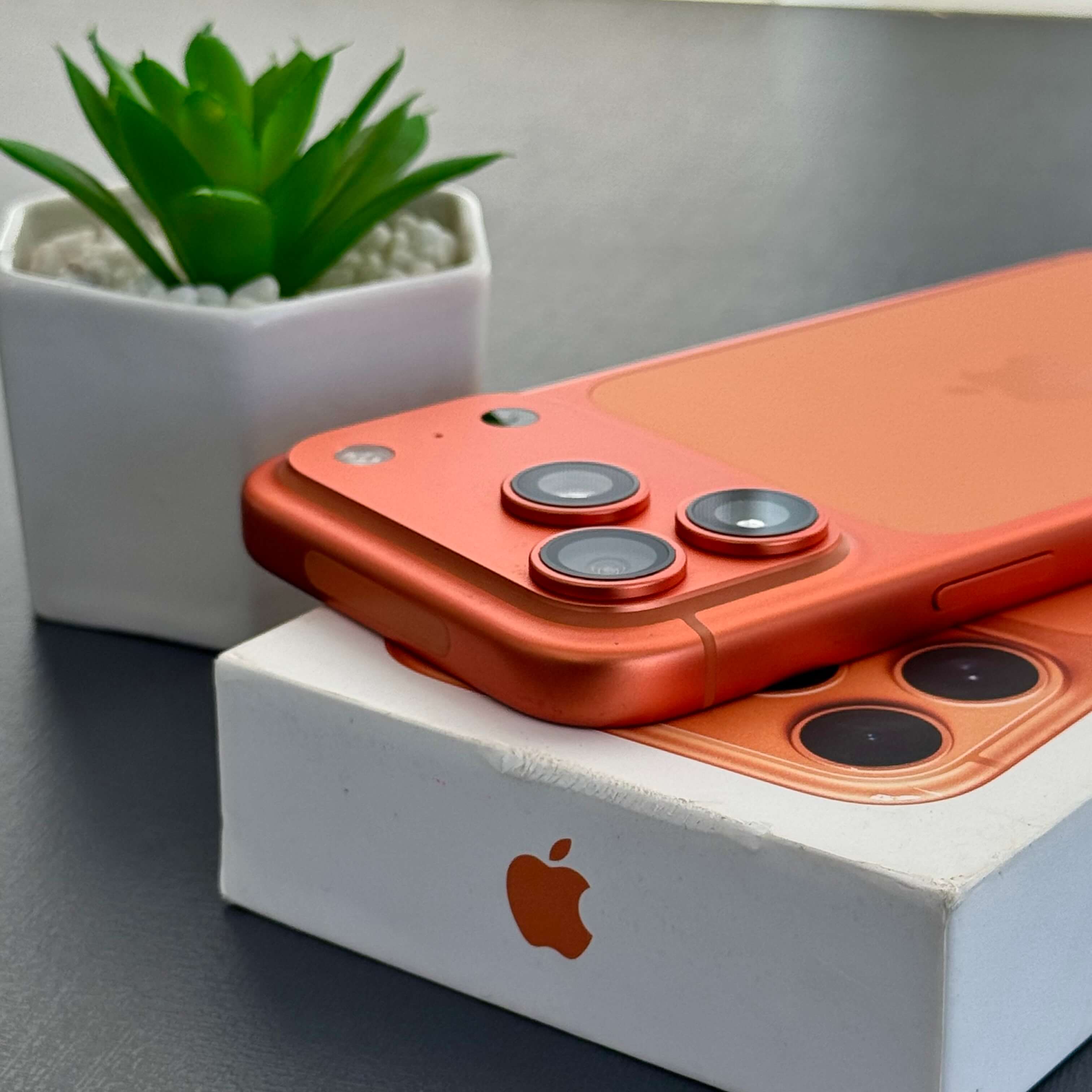 iPhone 17 Pro 512GB Cosmic Orange - Saúde de bateria: 🔋93% - Tela de 6.3" - (SEMINOVO) - Image 7
